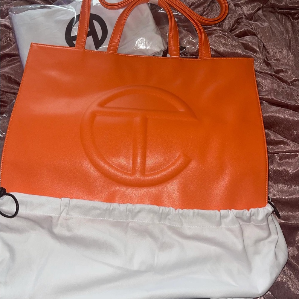 LARGE ORANGE TELFAR